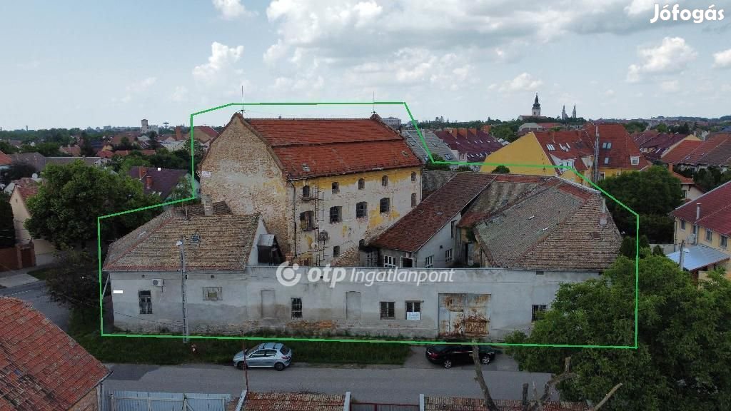 Szegedi eladó 1200 nm-es ház