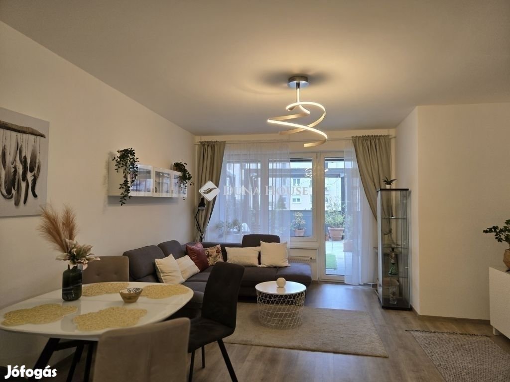 Székesfehérvári 74 nm-es lakás eladó