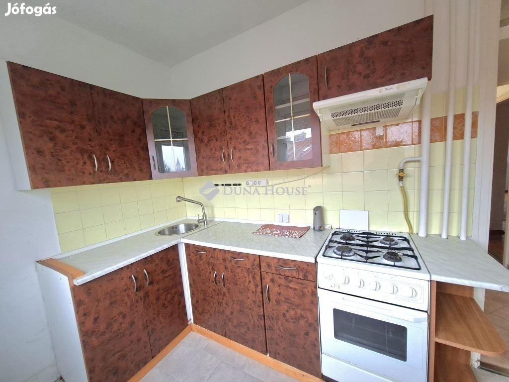 Székesfehérvári eladó 61 nm-es lakás