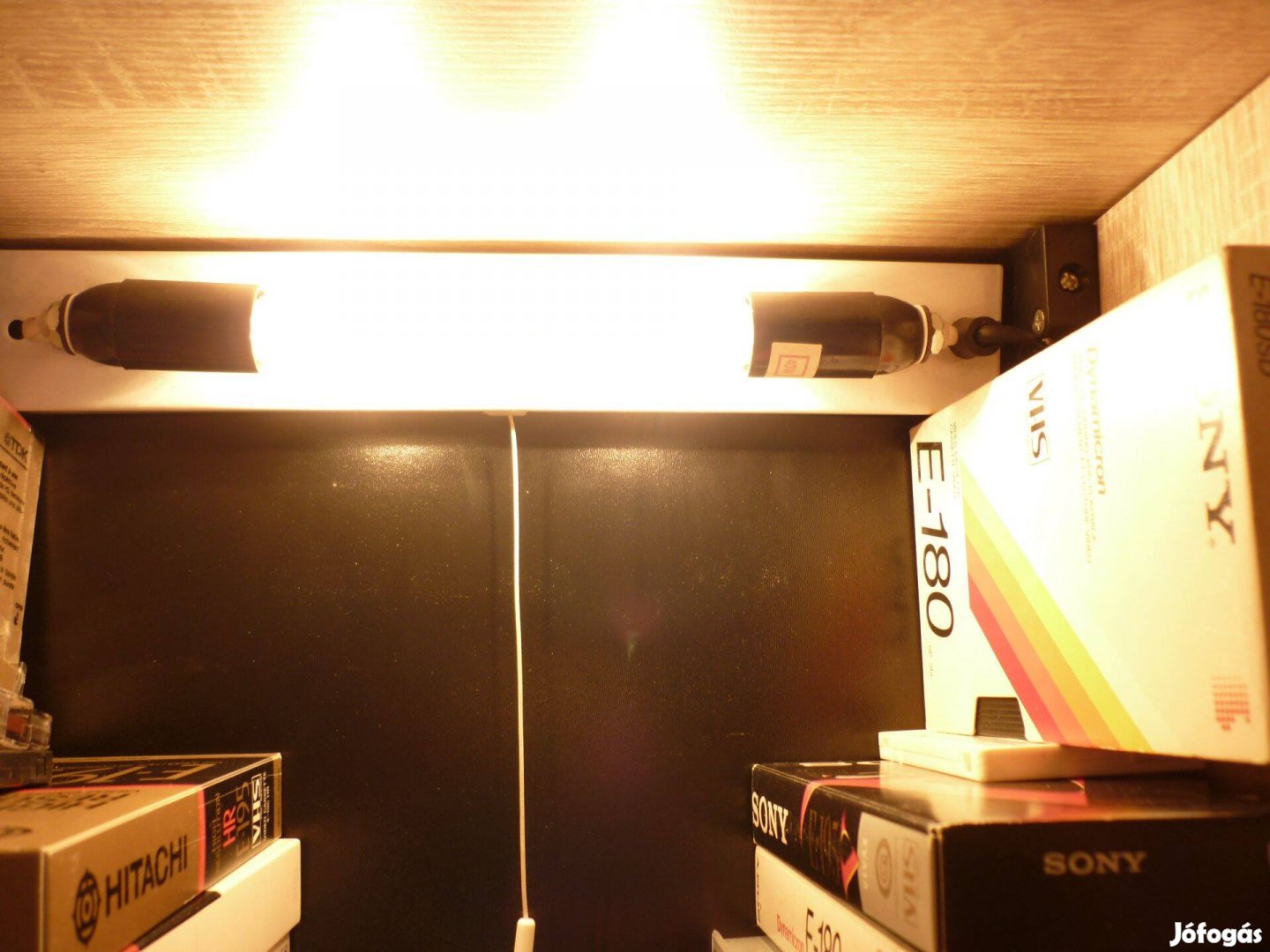 Szekrény belsőrész megvilágító lámpa újszerű állapotban eladó