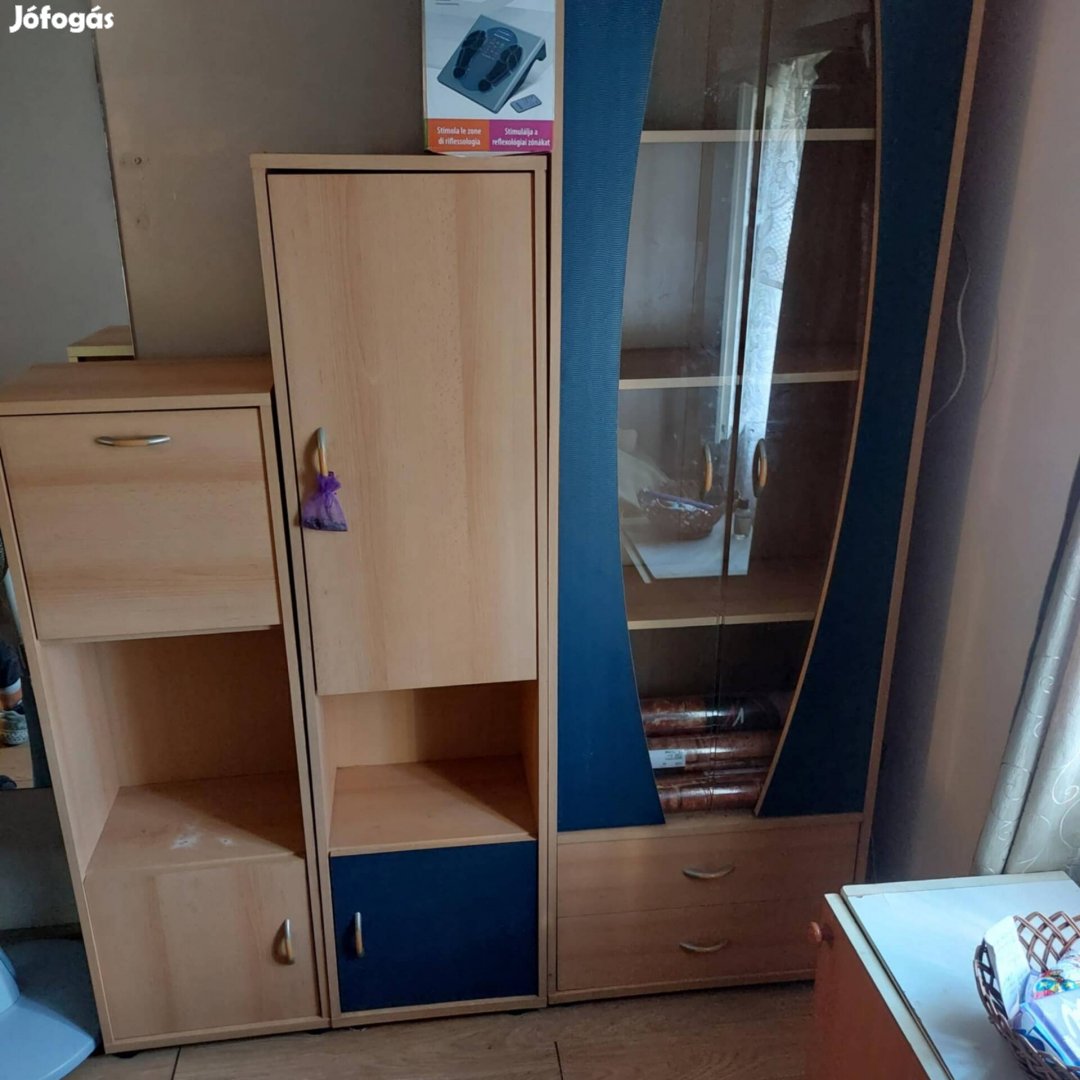 Szekrény eladó!
