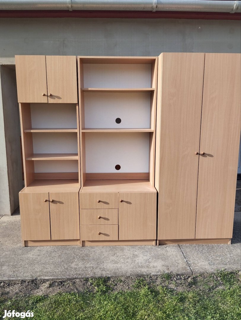 Szekrény van eladó, ár megegyezés szerint Tel30 570 2553