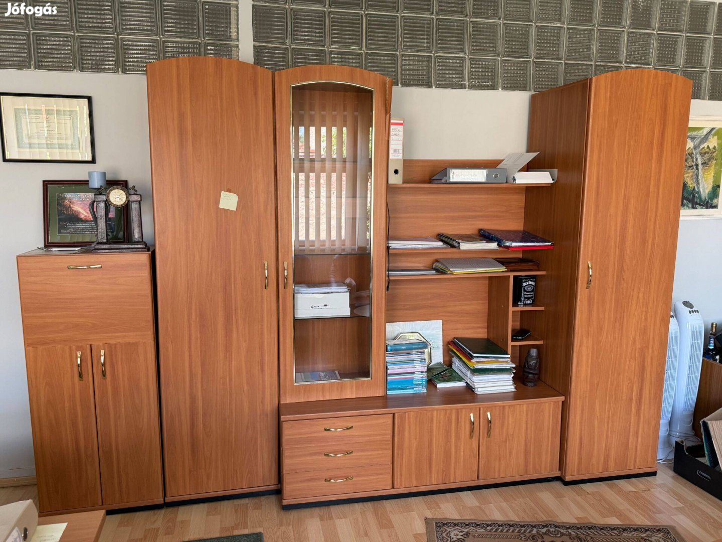 Szekrénysor Miskolcon jó állapotban