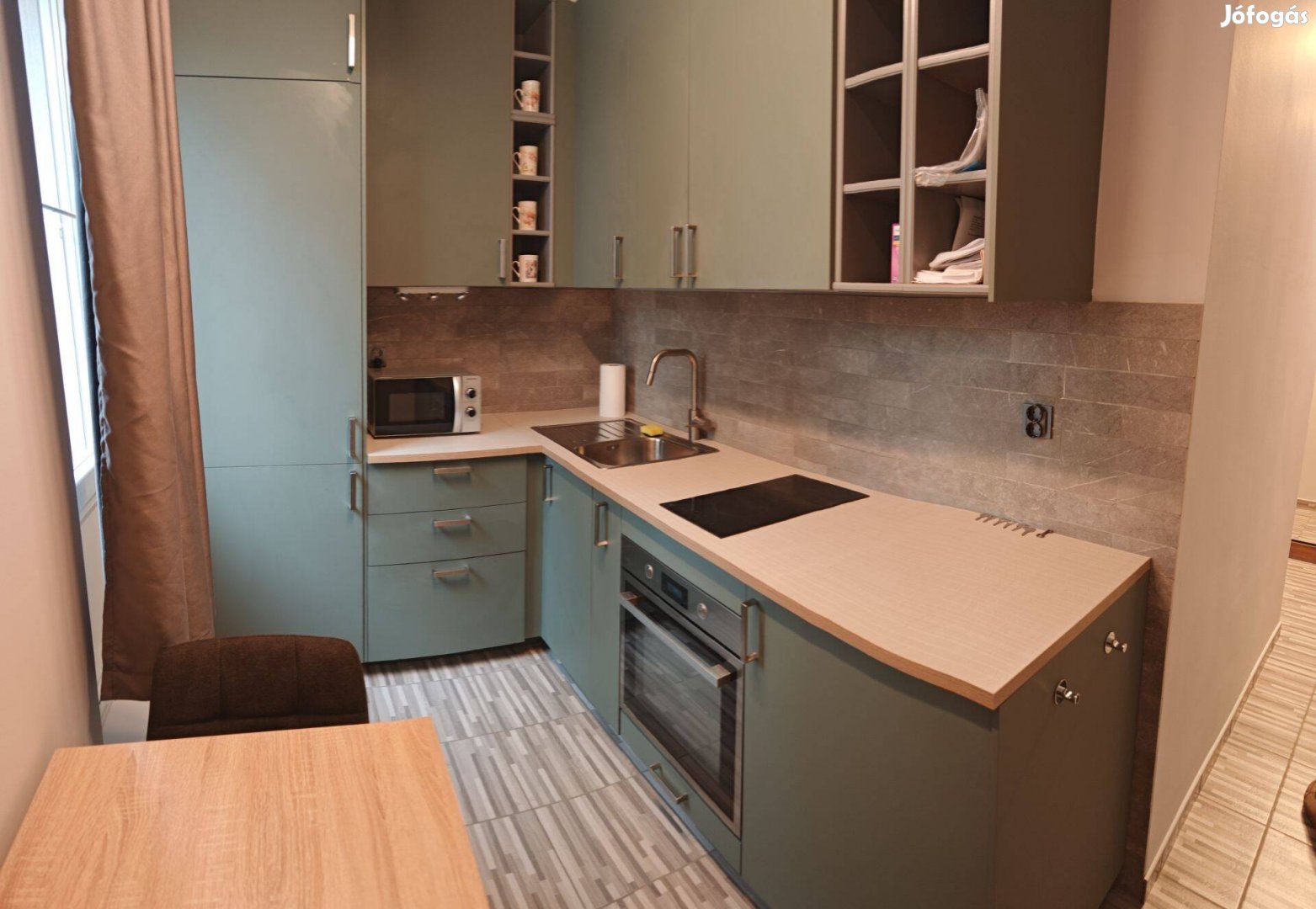 Szekszárd, Dienes Valéria utcában I. emeleti lakás kiadó