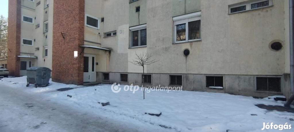 Szekszárd - Központ - felújított 51 nm erkélyes lakás eladó!