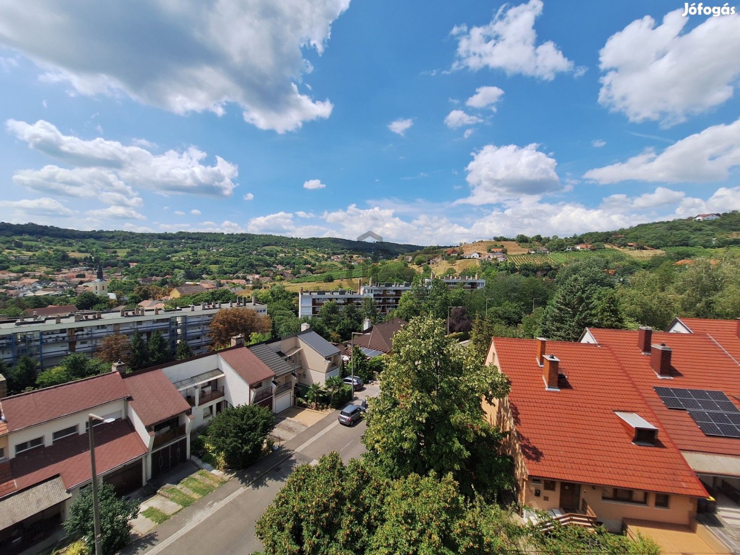 Szekszárdi eladó csúsztatott zsalus társasházi lakás