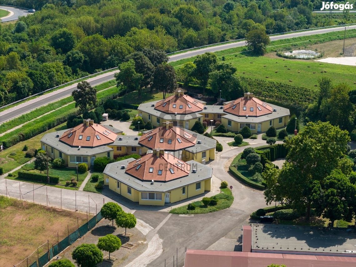 Szekszárdi eladó üzleti célú ingatlan