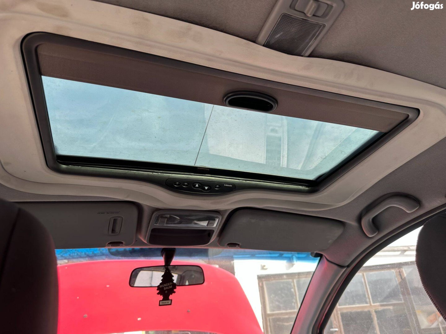 Személygépkocsi napfénytető / tetőablak bontott