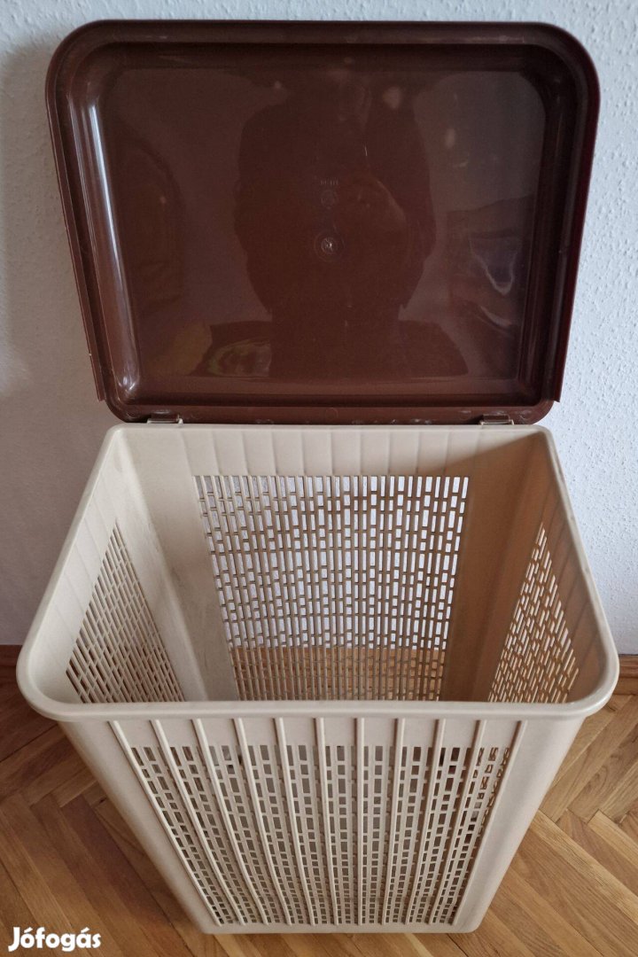 Szennyestartó Szennyeskosár fedéllel muanyag 62x40x30cm