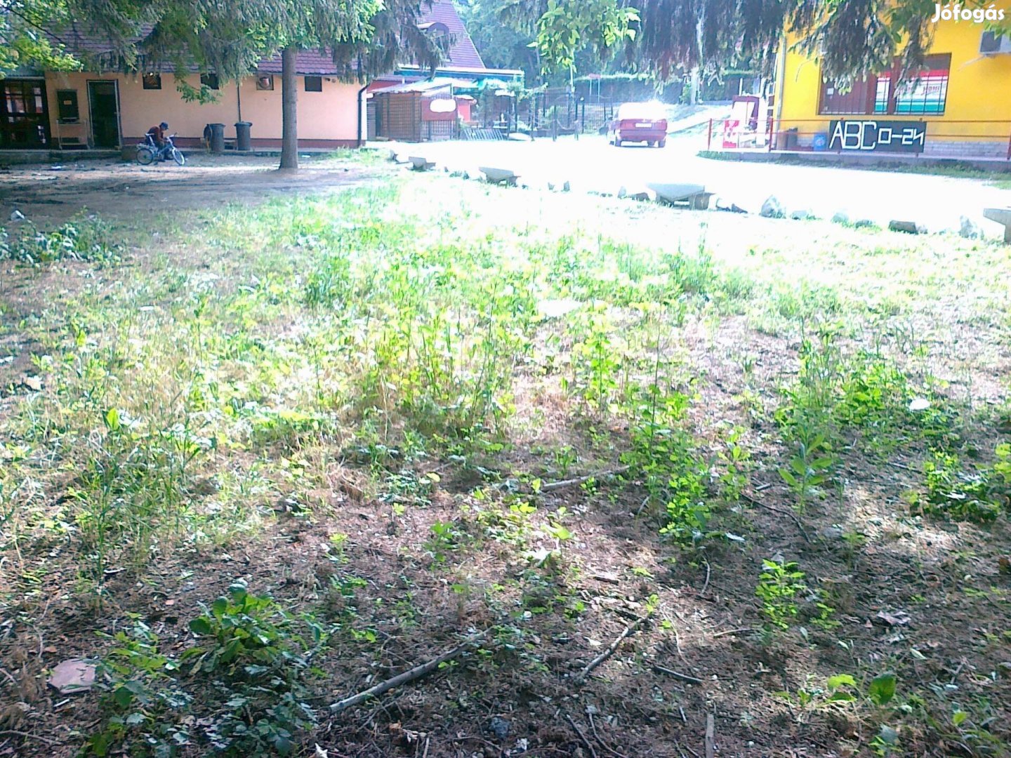 Szentendre Duna parti  40% GKSZ övezeti épitési telek eladó