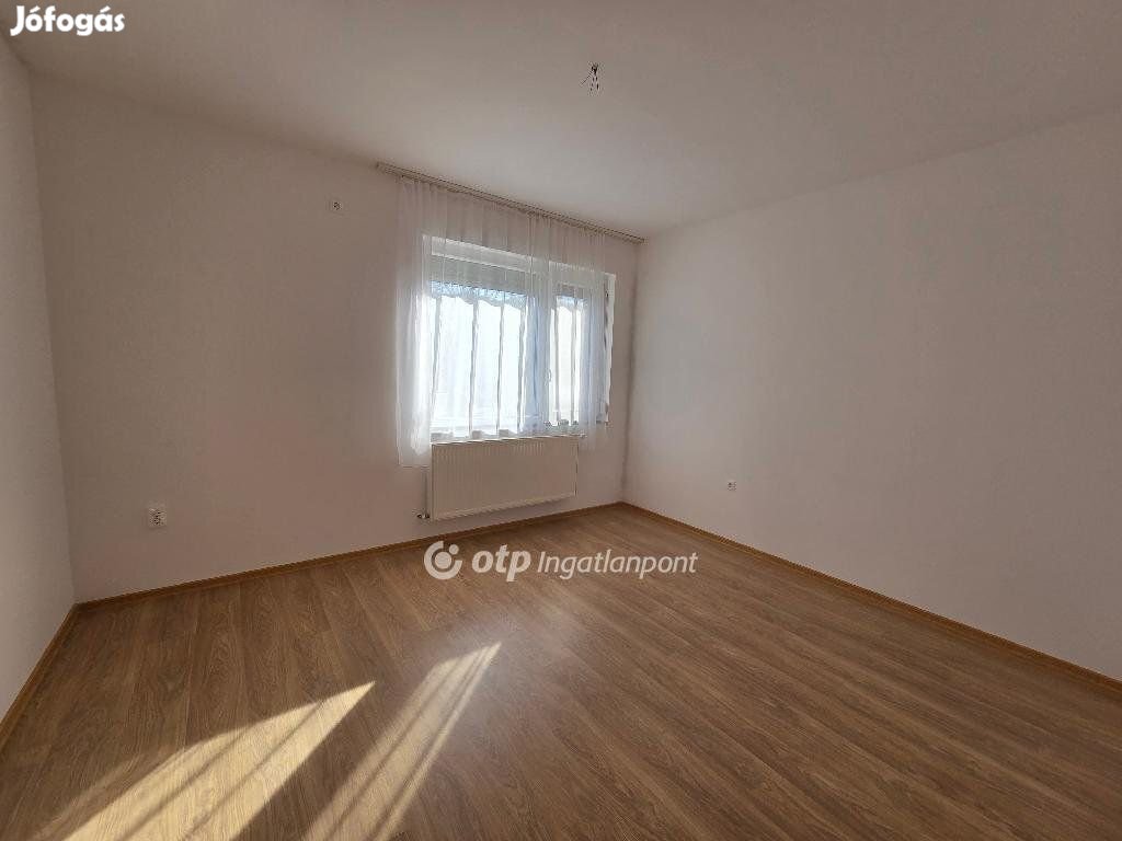 Szentesi eladó 37 nm-es lakás