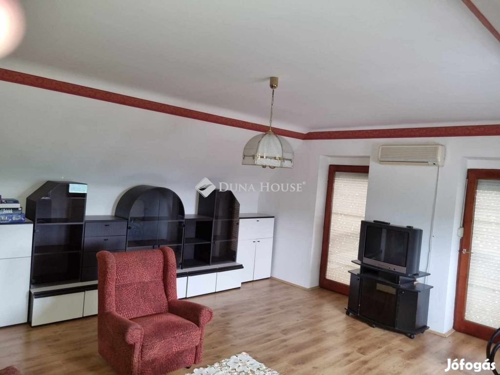 Szentlőrinci 330 nm-es ház eladó