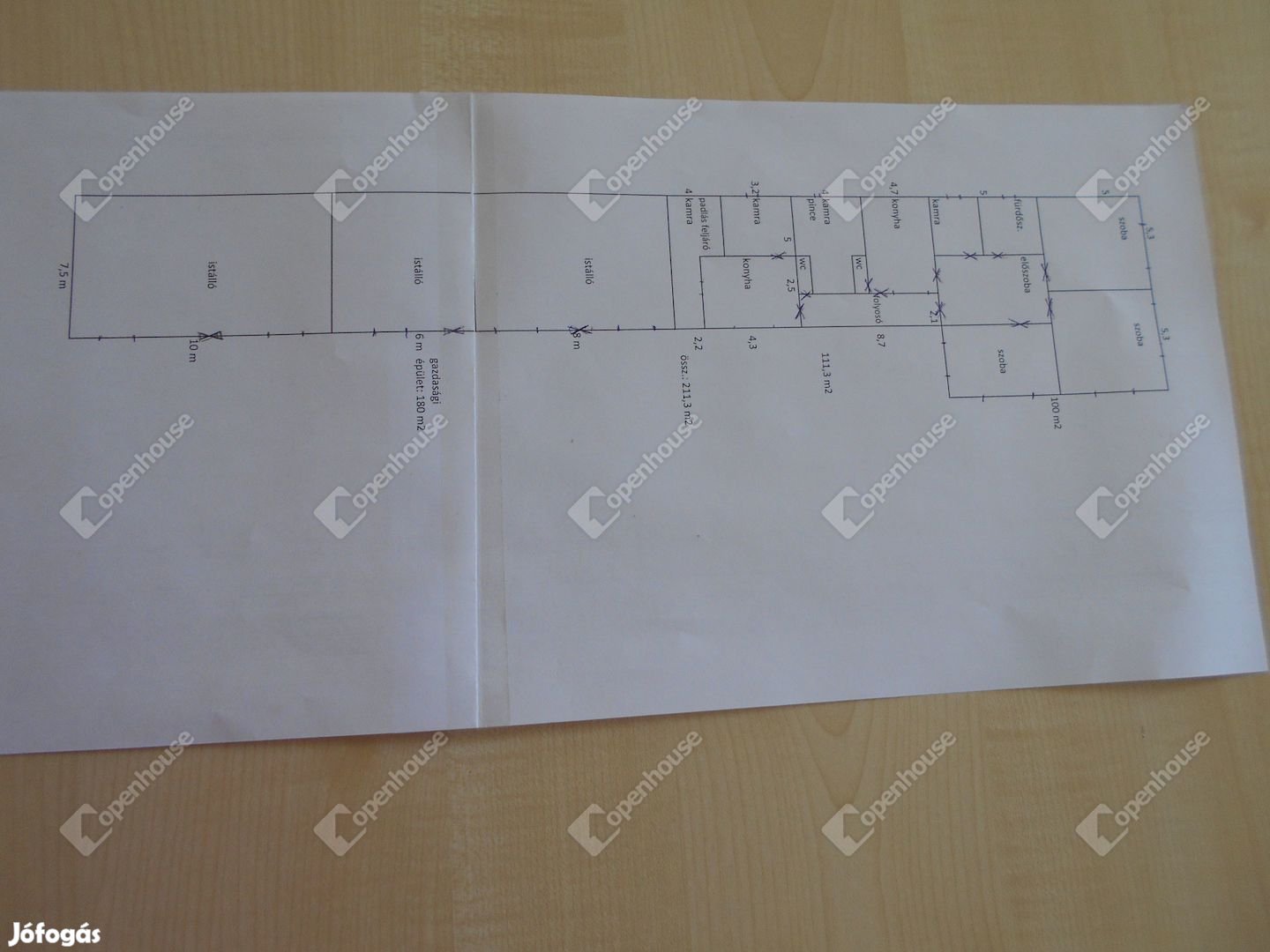 Szentlőrinckátai eladó 210 nm-es ház