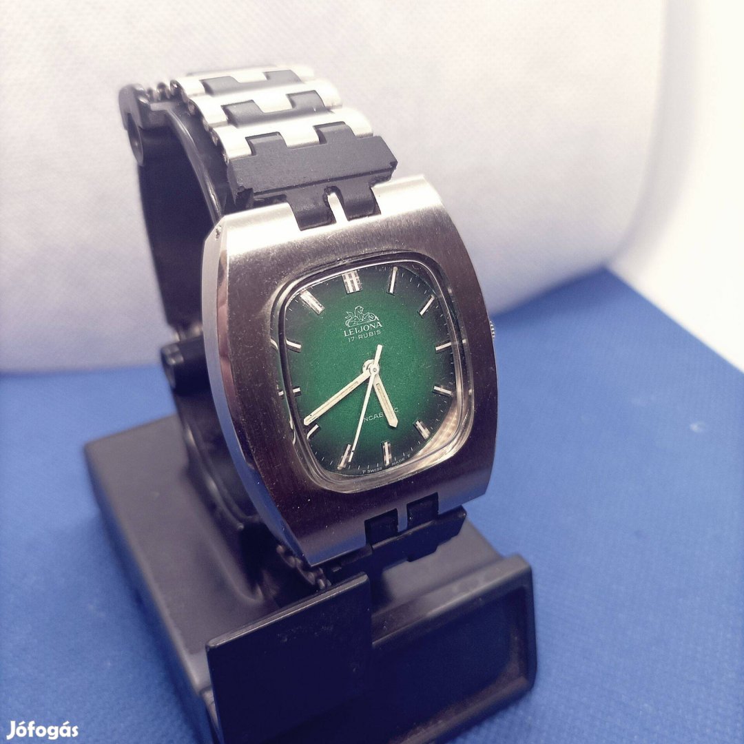 Szép Acél Tokos Leijonal férfikaróra