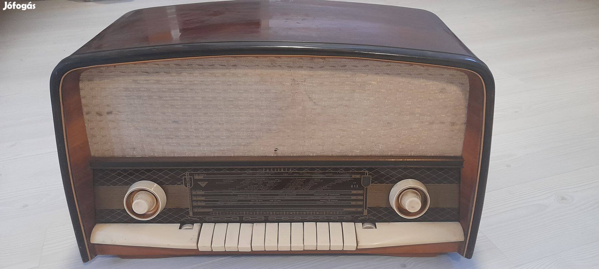 Szép állapotban lévő Pacsirta Retro Rádió eladó