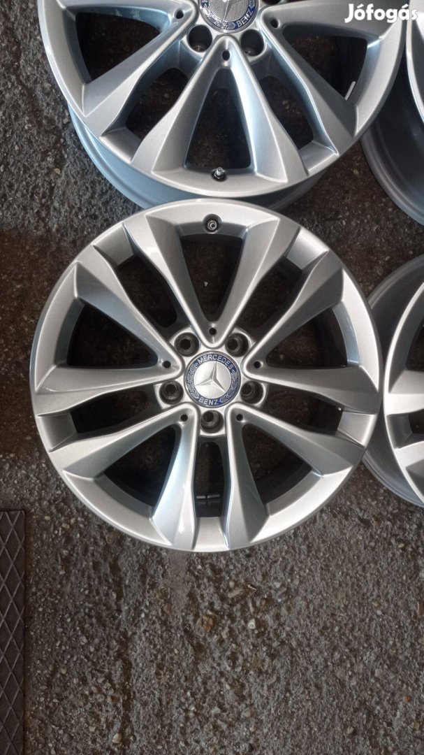 Szép állapotú 17 colos használt 5x112 lyukosztású Mercedes Gyári alu