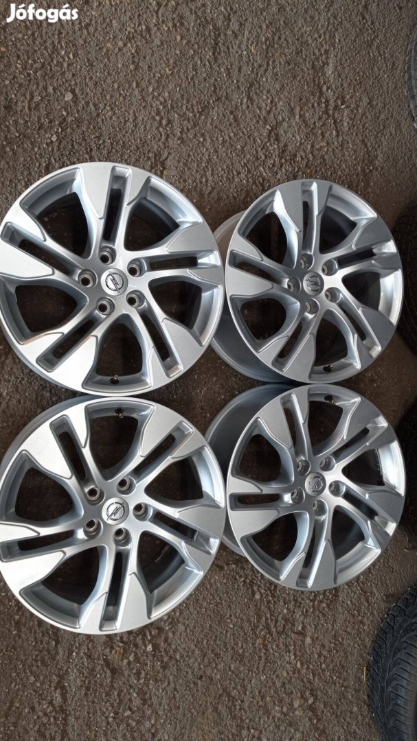 Szép állapotú 18 colos használt 5x115 lyukosztású Gyári Opel Insignia,