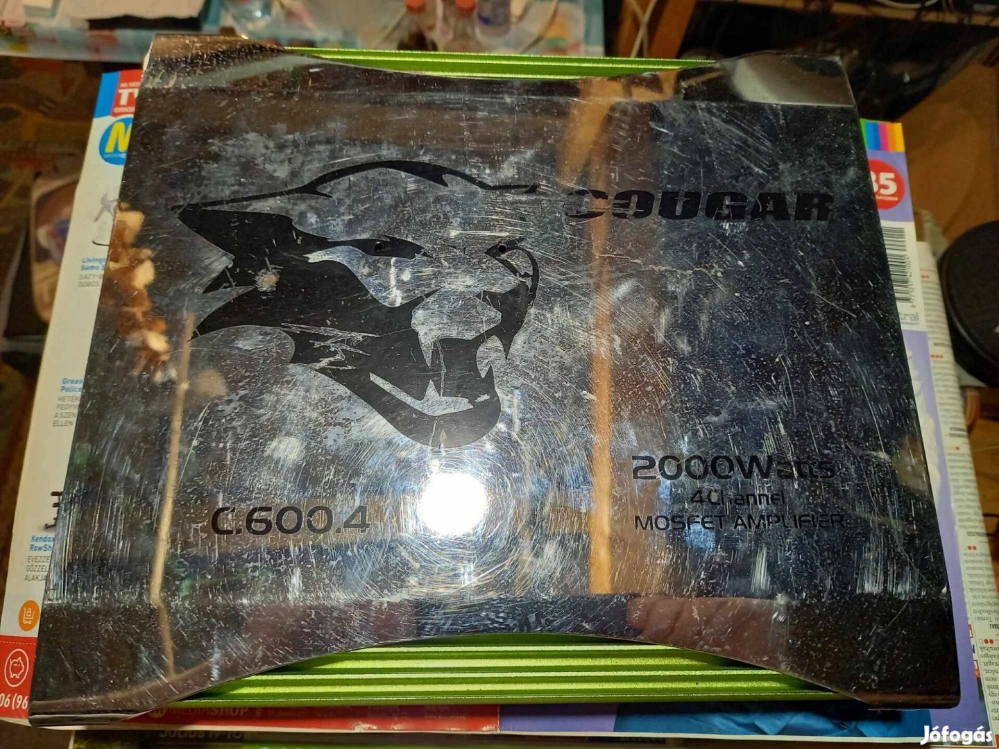 Szép állapotú Cougar autós erősítő eladó, cserélhető