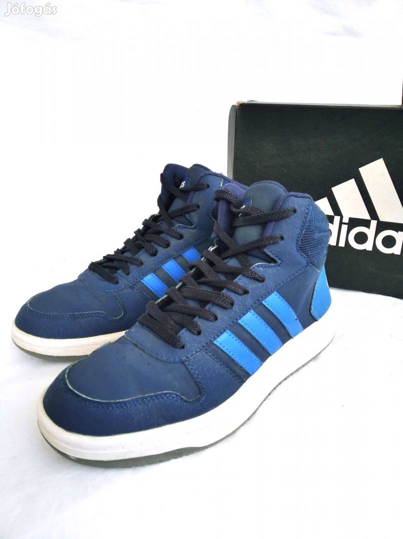 Szép állapotú Eredeti Adidas 38,5 méretű utcai zárt sportos cipő
