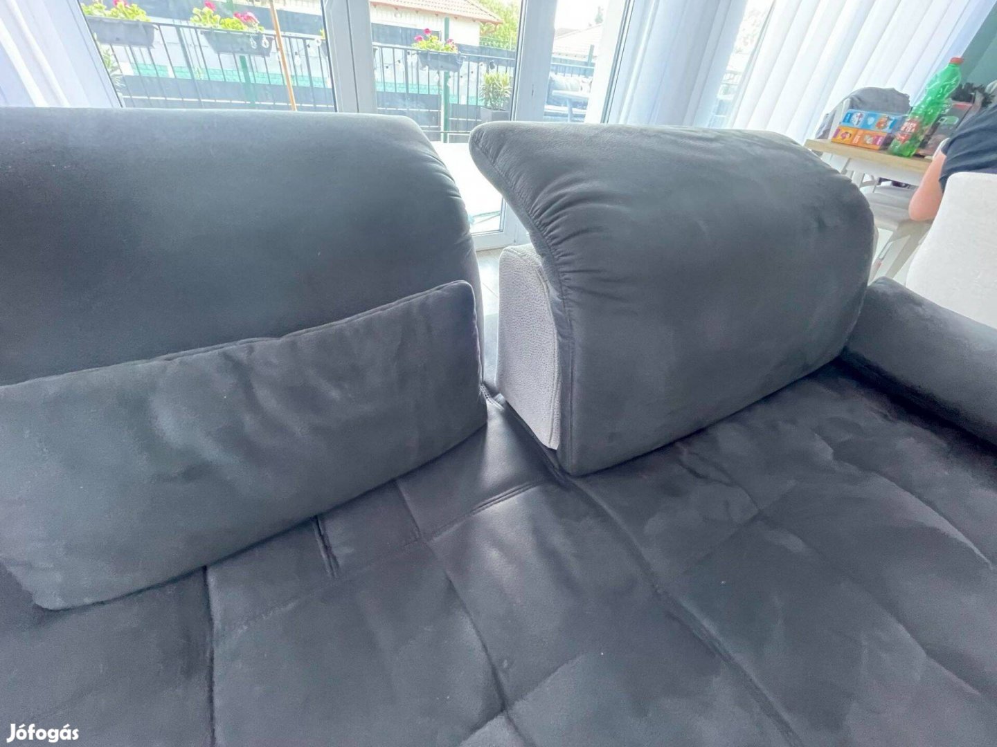Szép állapotú L alakú kanapé