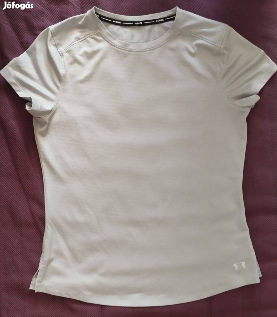 Szép állapotú Under Armour Run technikai női sport felső
