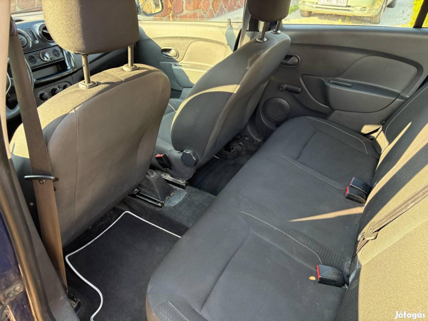 Szép állapotú családi autó