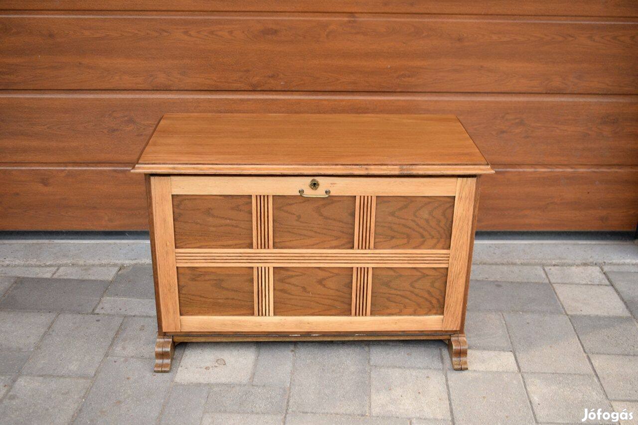 Szép állapotú fa cipősszekrény