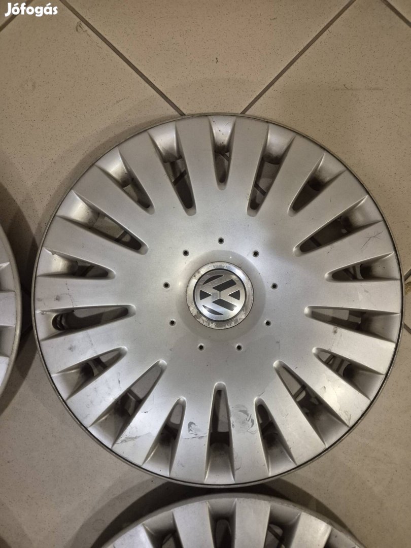 Szép állapotú gyári 16"-os VW dísztárcsa