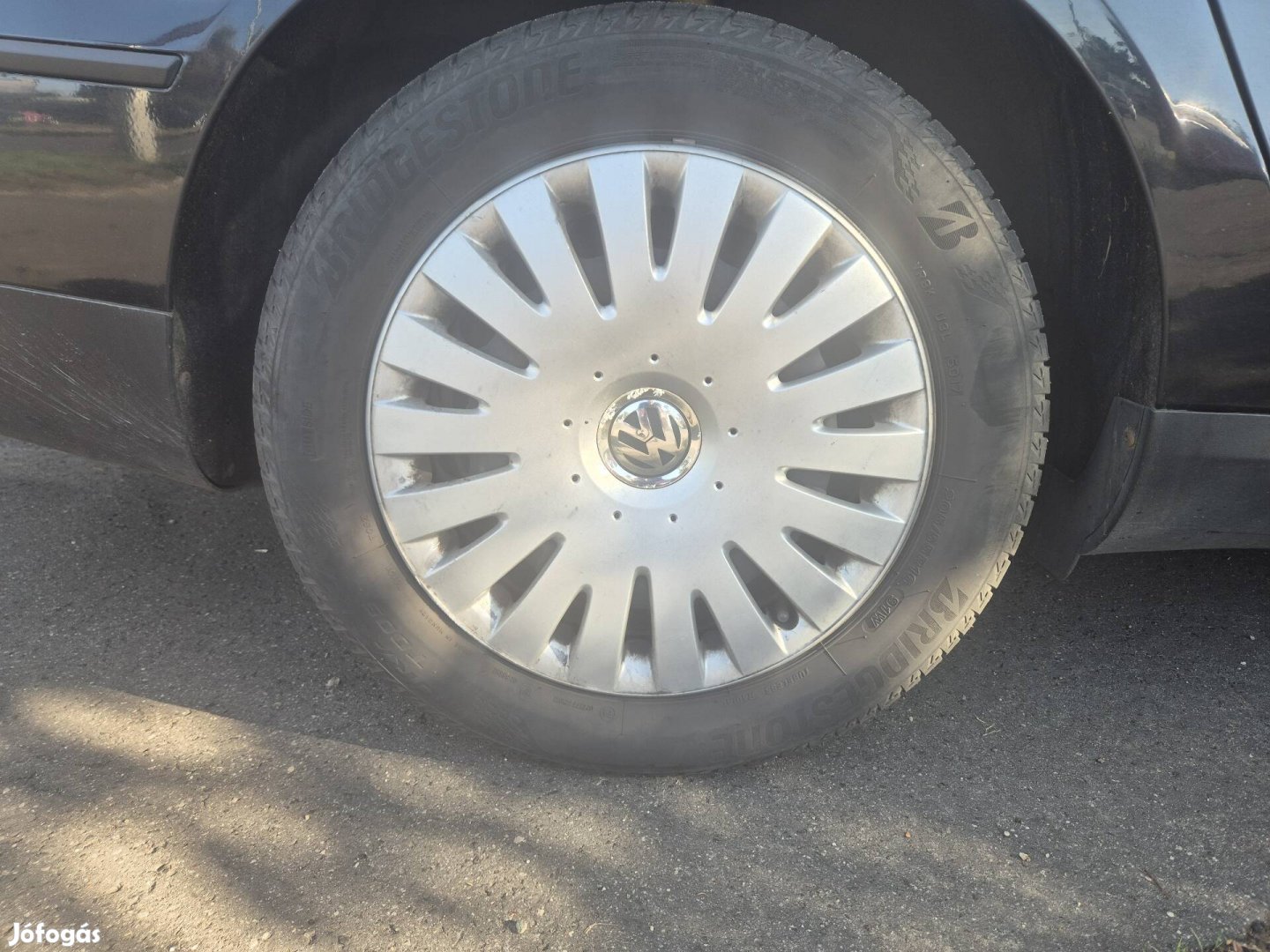 Szép állapotú gyári 16"-os vw dísztárcsa