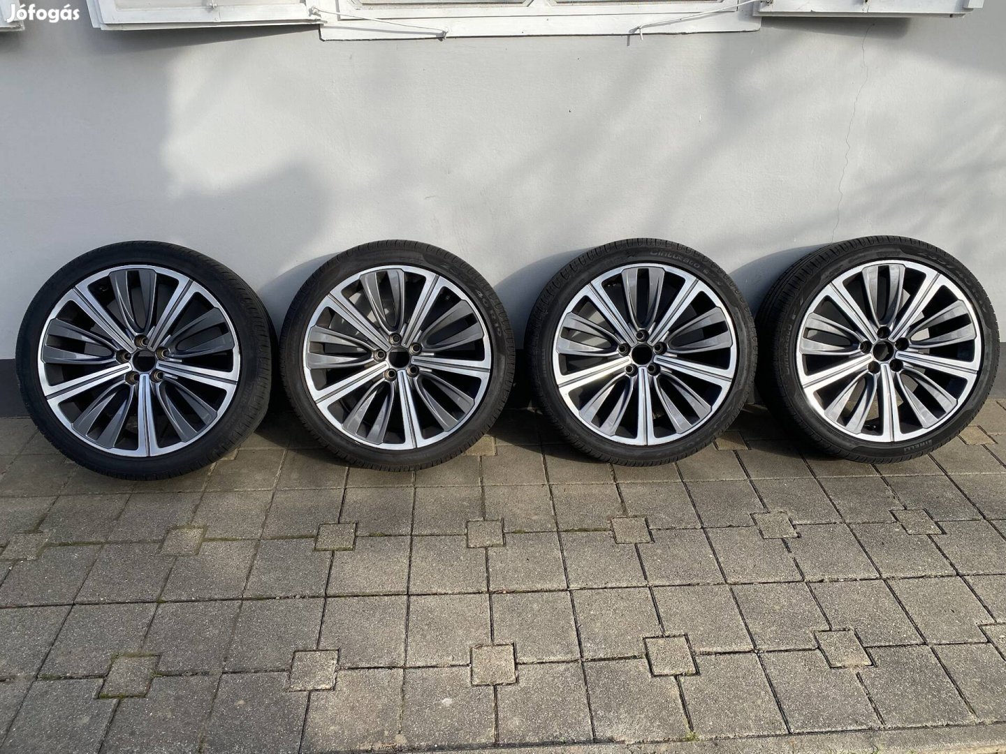 Szép állapotú gyári Peugeot 508 GT 19 felni Pirelli nyári gumival