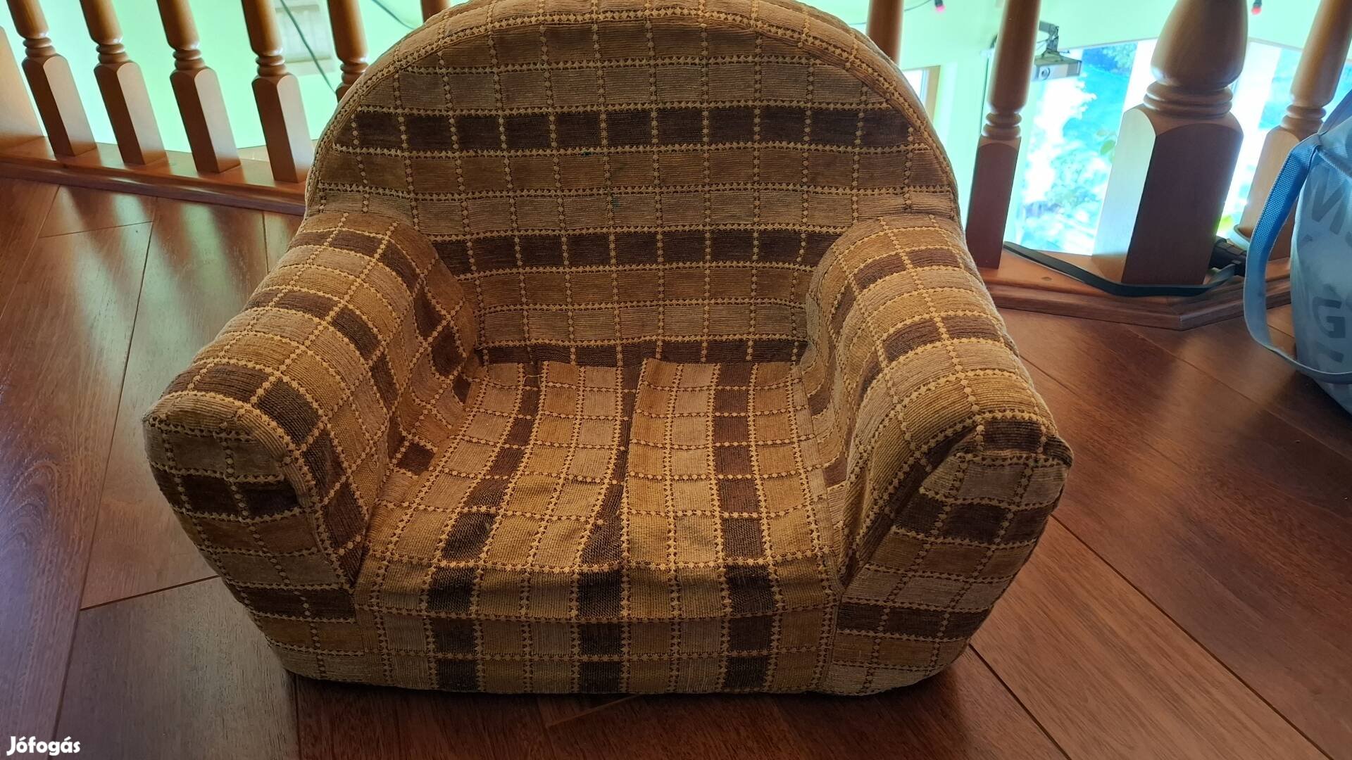 Szép állapotú gyerekfotel