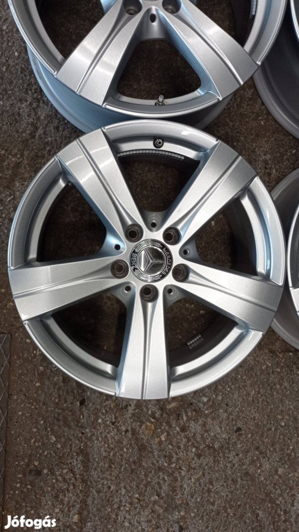 Szép állapotú használt 5x112 lyukosztású 17 colos Gyári Mercedes alu