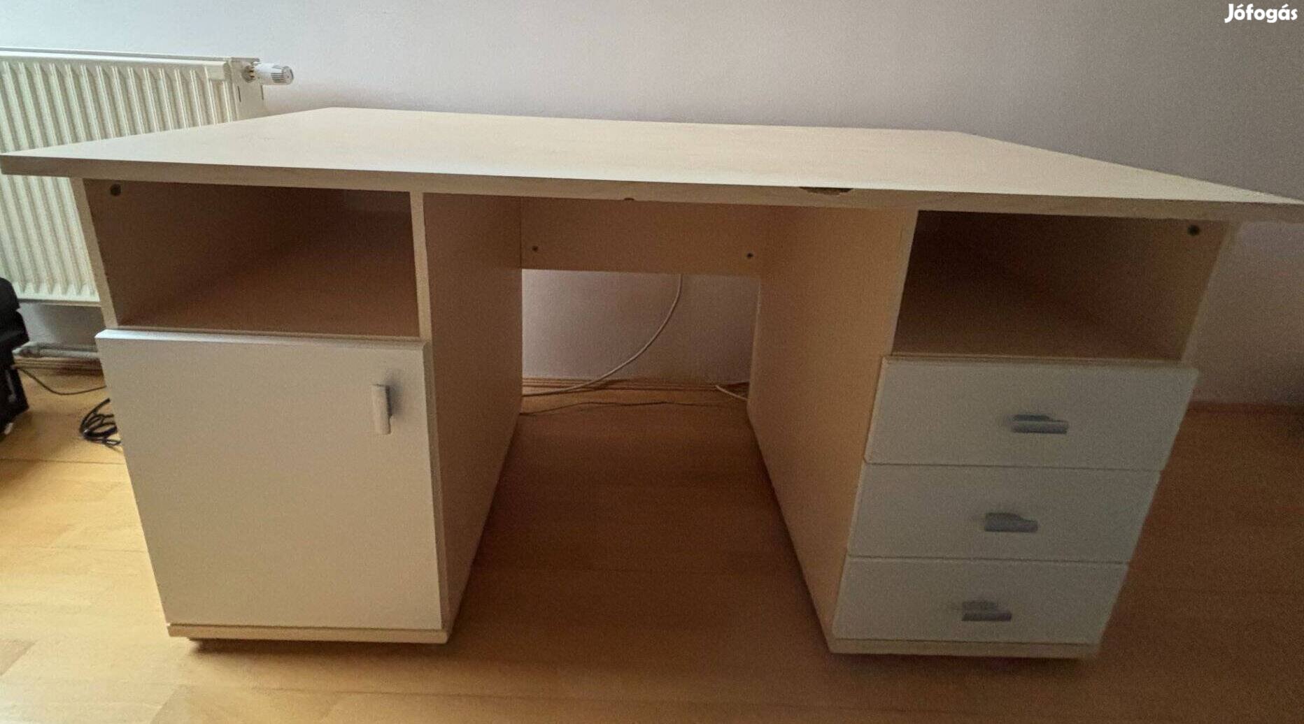 Szép állapotú íróasztal eladó