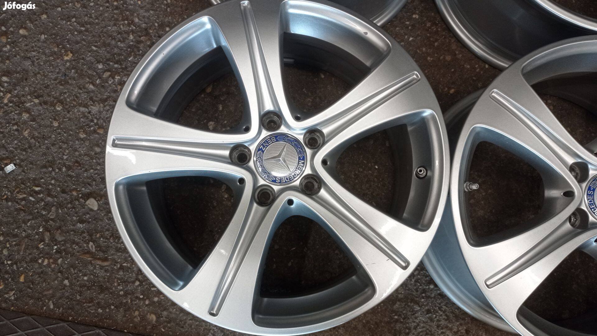 Szép állapotú lyukosztású 17 colos használt 5x112 Gyári Mercedes alu