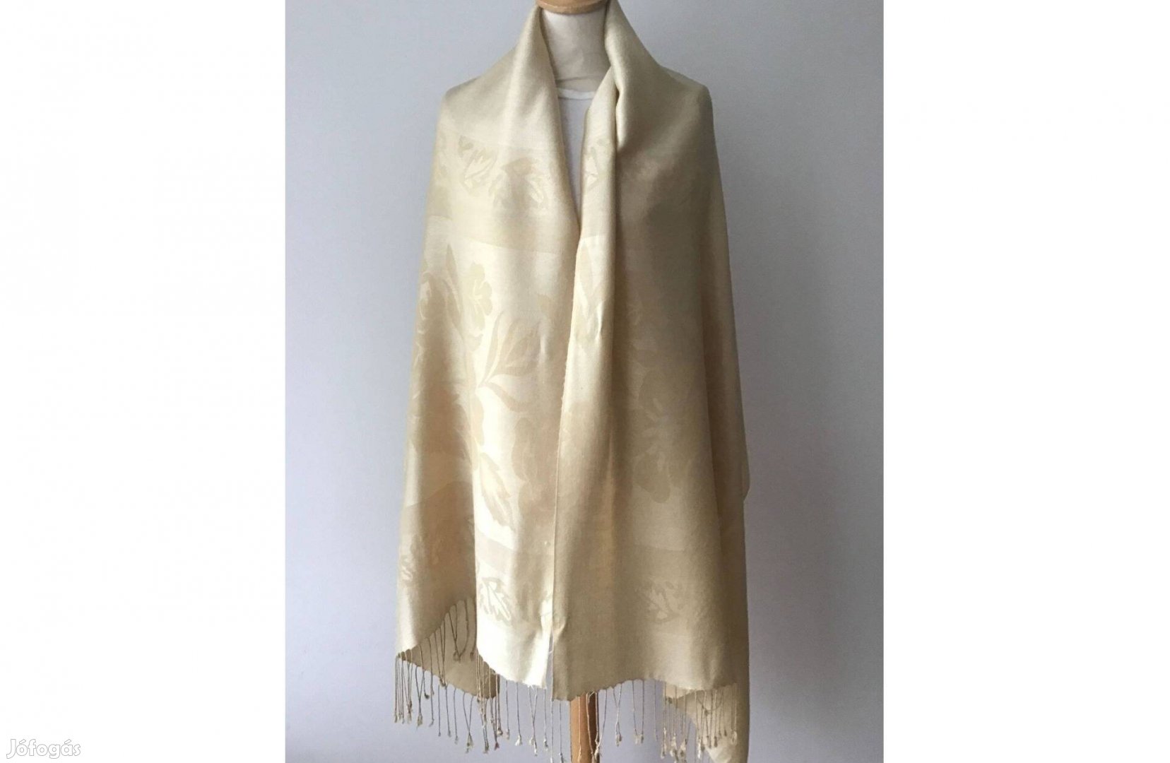 Szép drapp, bézs aranyszínű sál, stóla, kendő. 180 x 70 cm