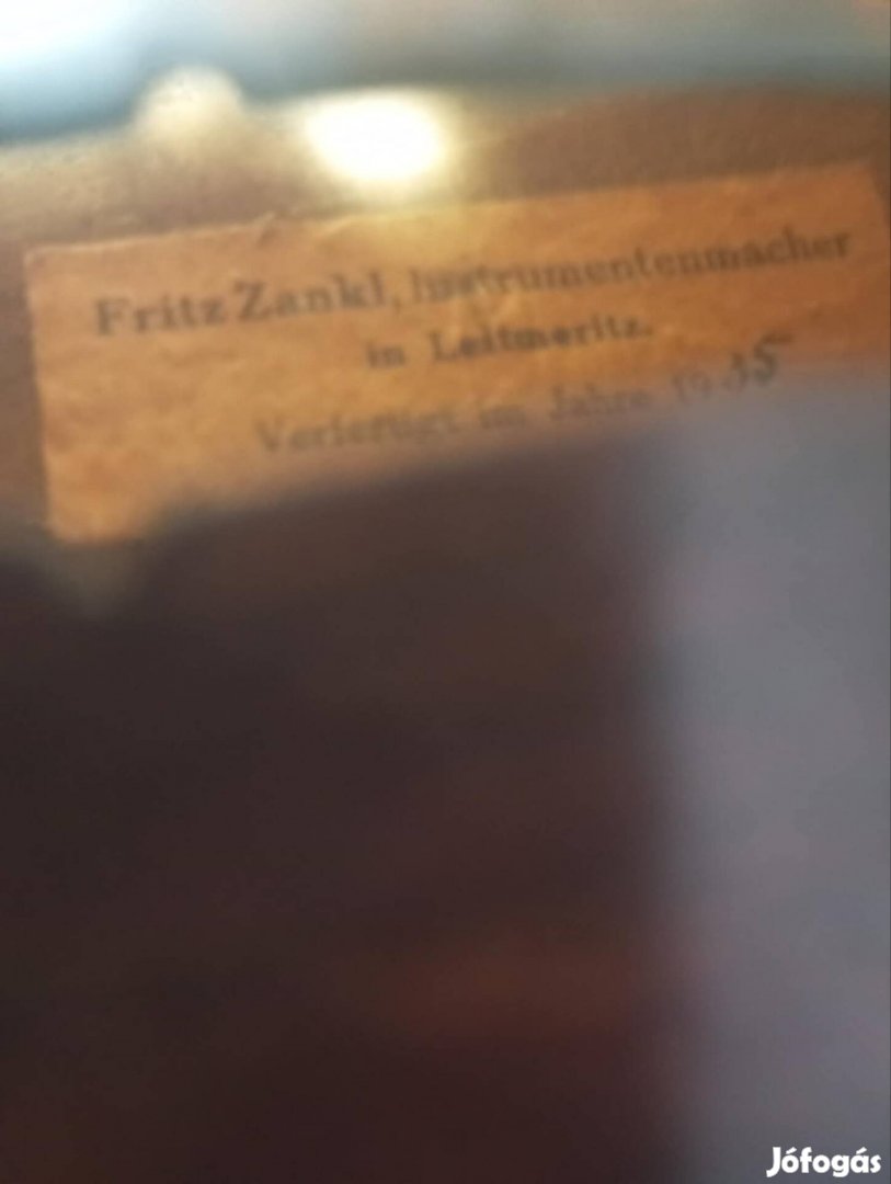 Szép egyhátú hegedű