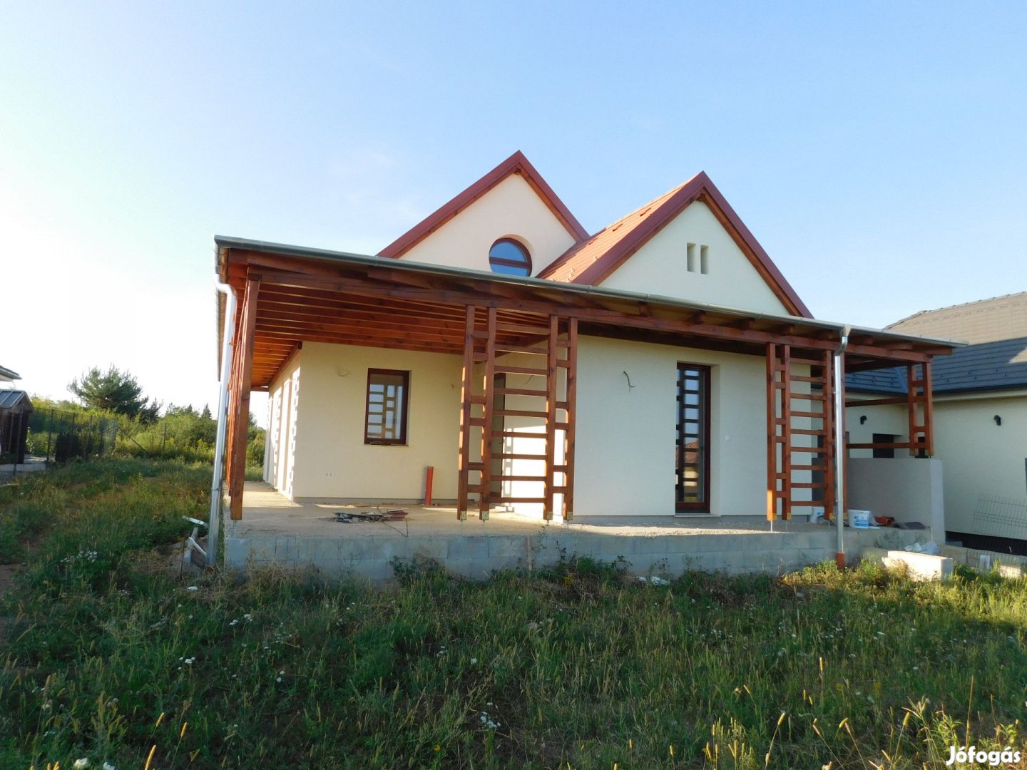 Szép és Új családi ház az Oladi dombon, azonnal költözhetően