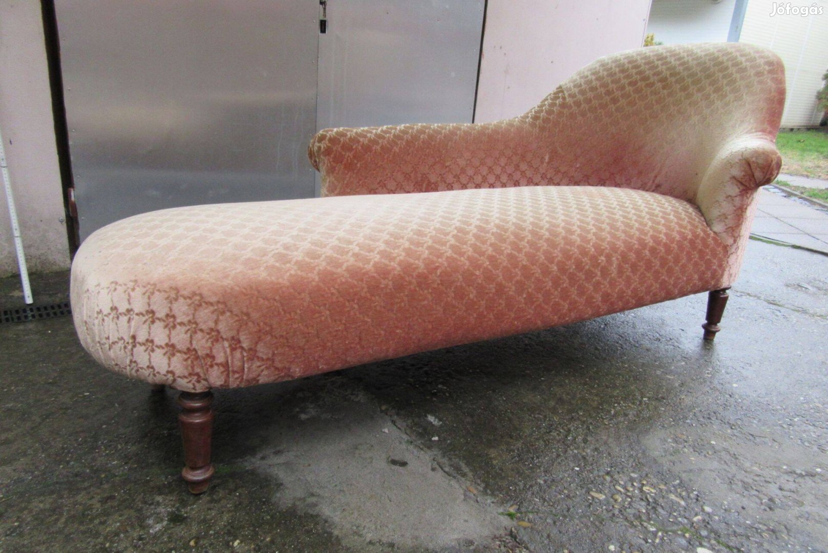 Szép formájú régi olvasó kanapé 193 cm széles