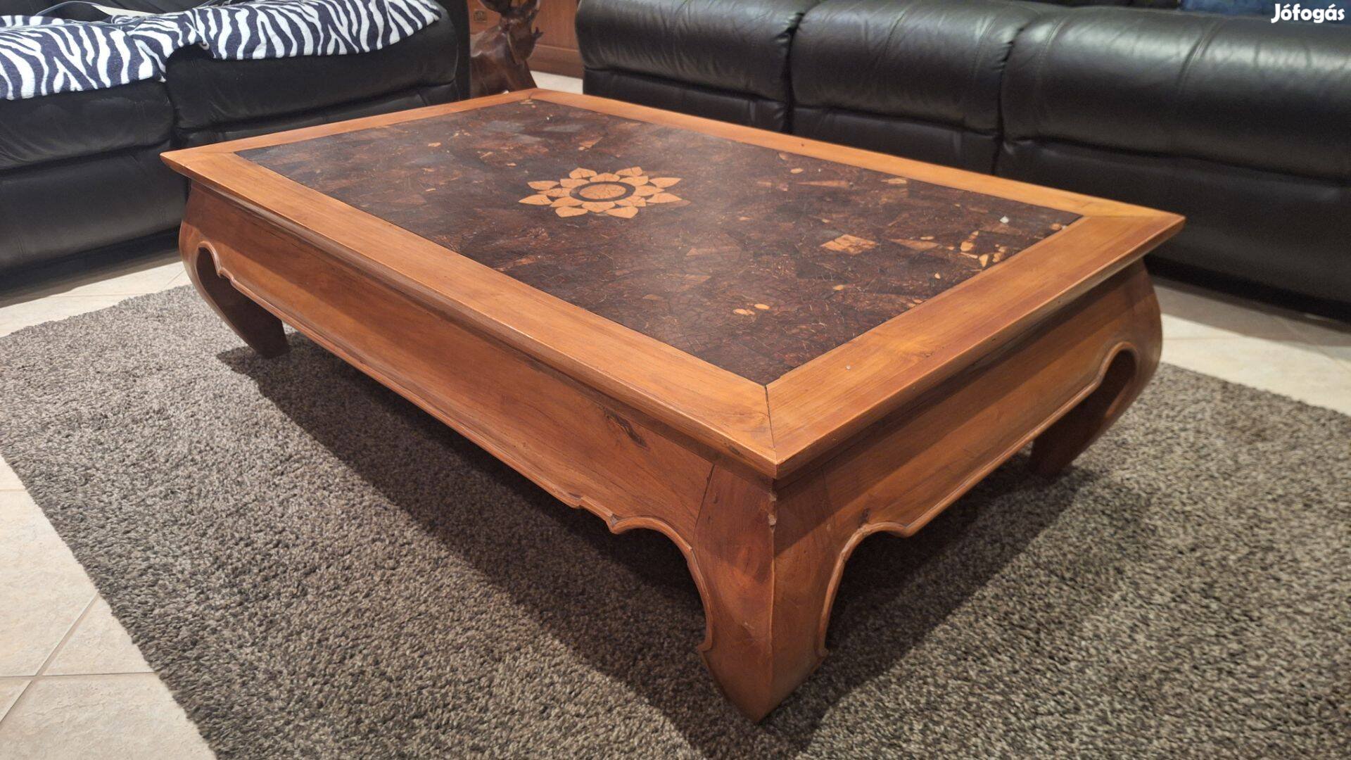 Szép intarziás dohányzóasztal eladó