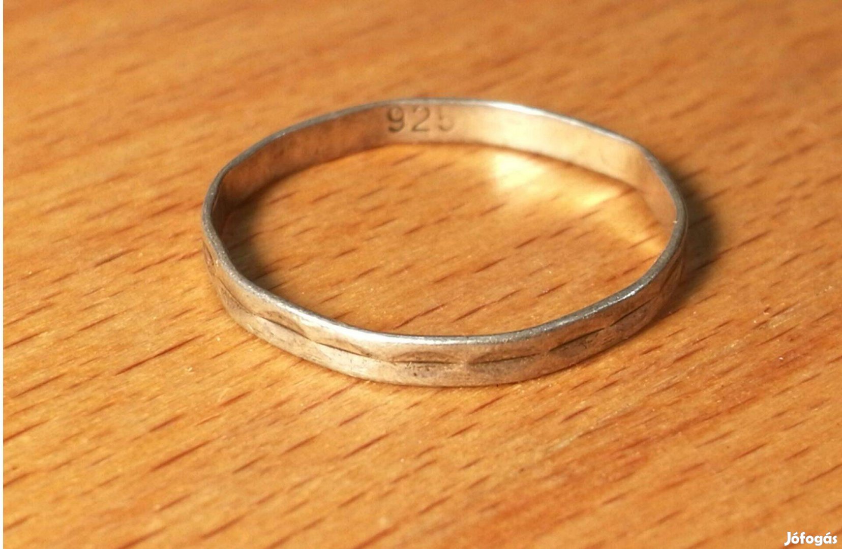 Szép kidolgozású, csöppnyi ezüst gyűrű 925 (belső átmérője 1,55cm)