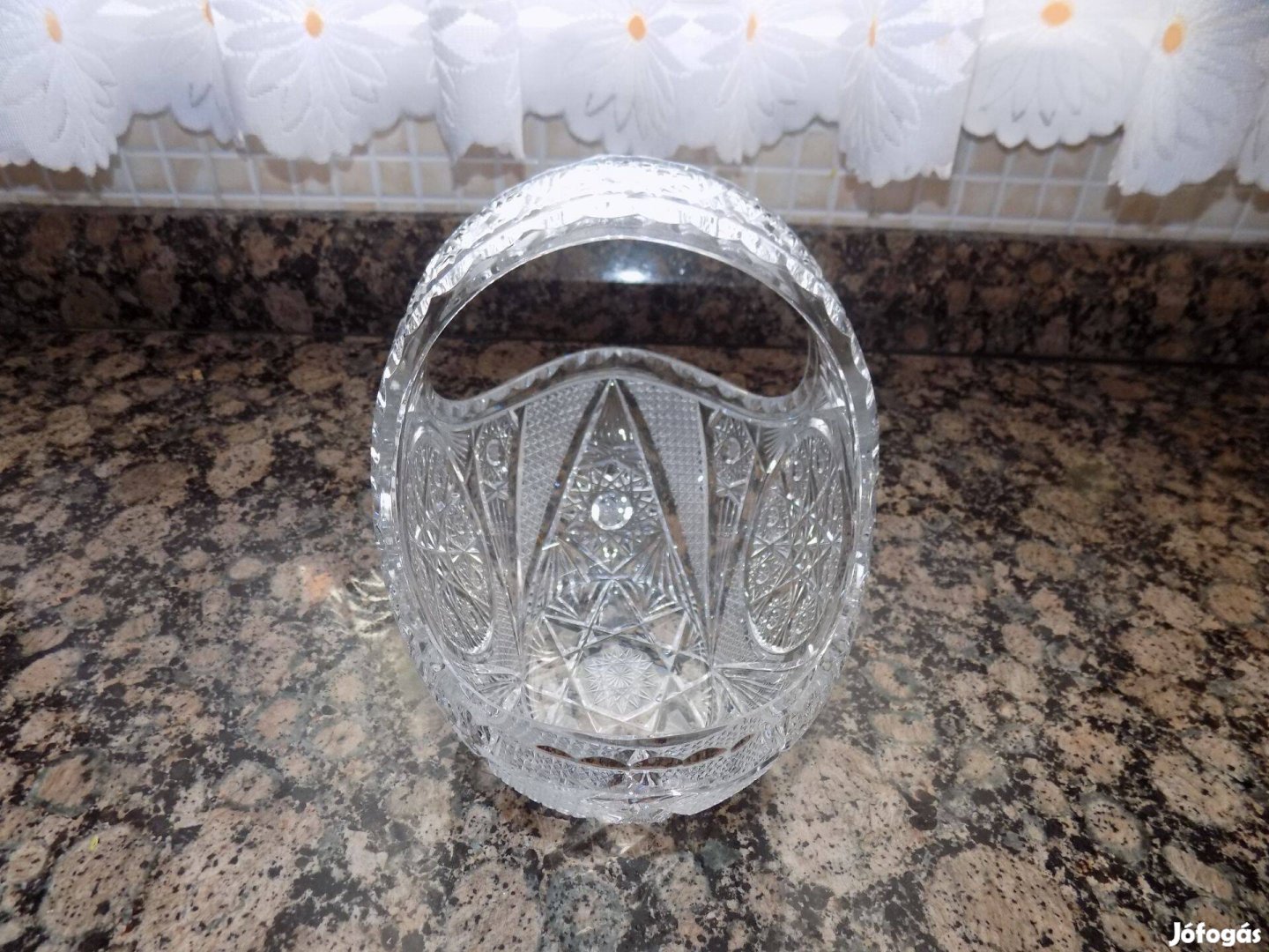 Szép kristály kosár eladó húsvéti dekorációnak is