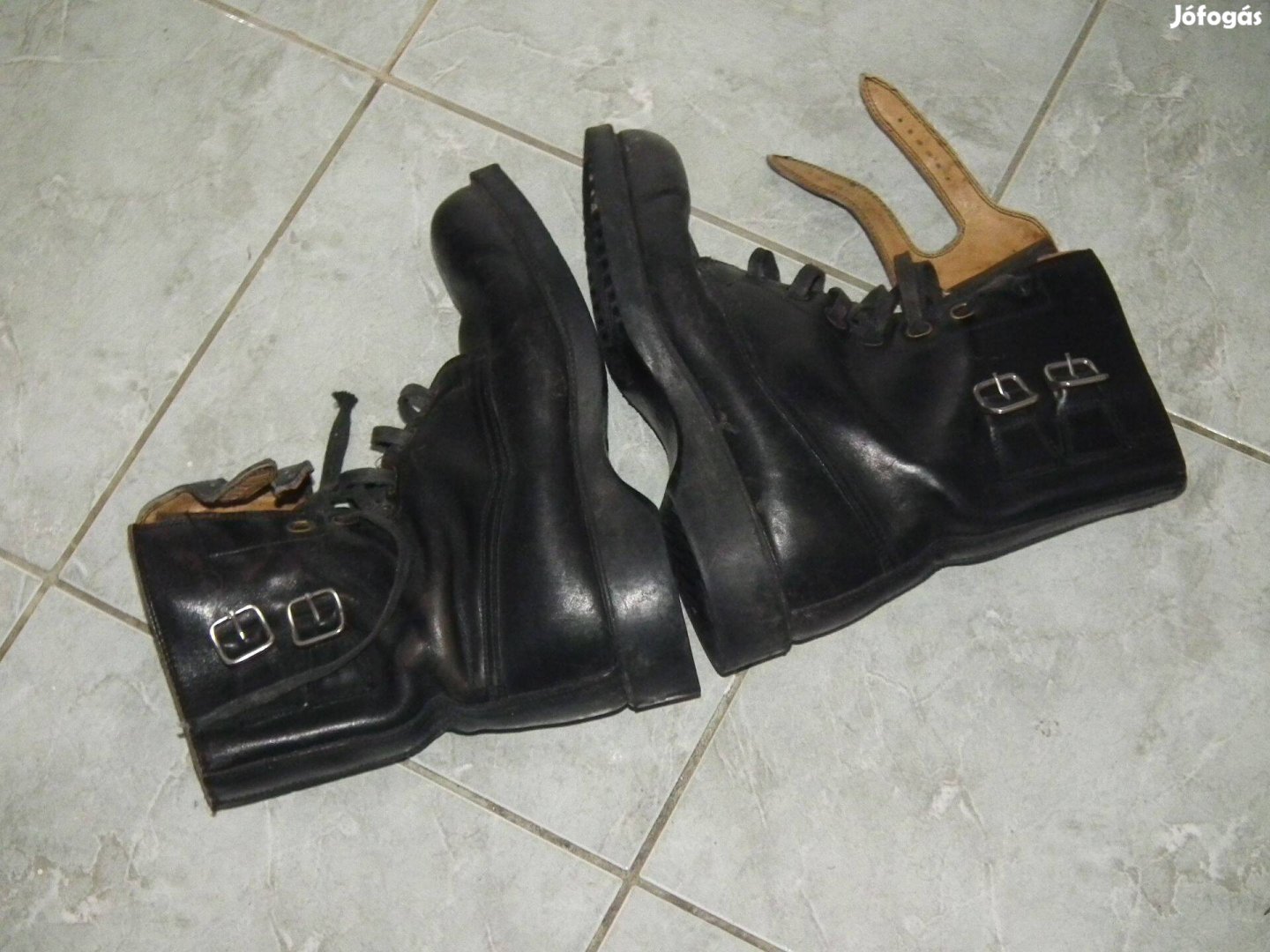 Szép magyar fekete surranó katonai bakancs nr.5 42-es