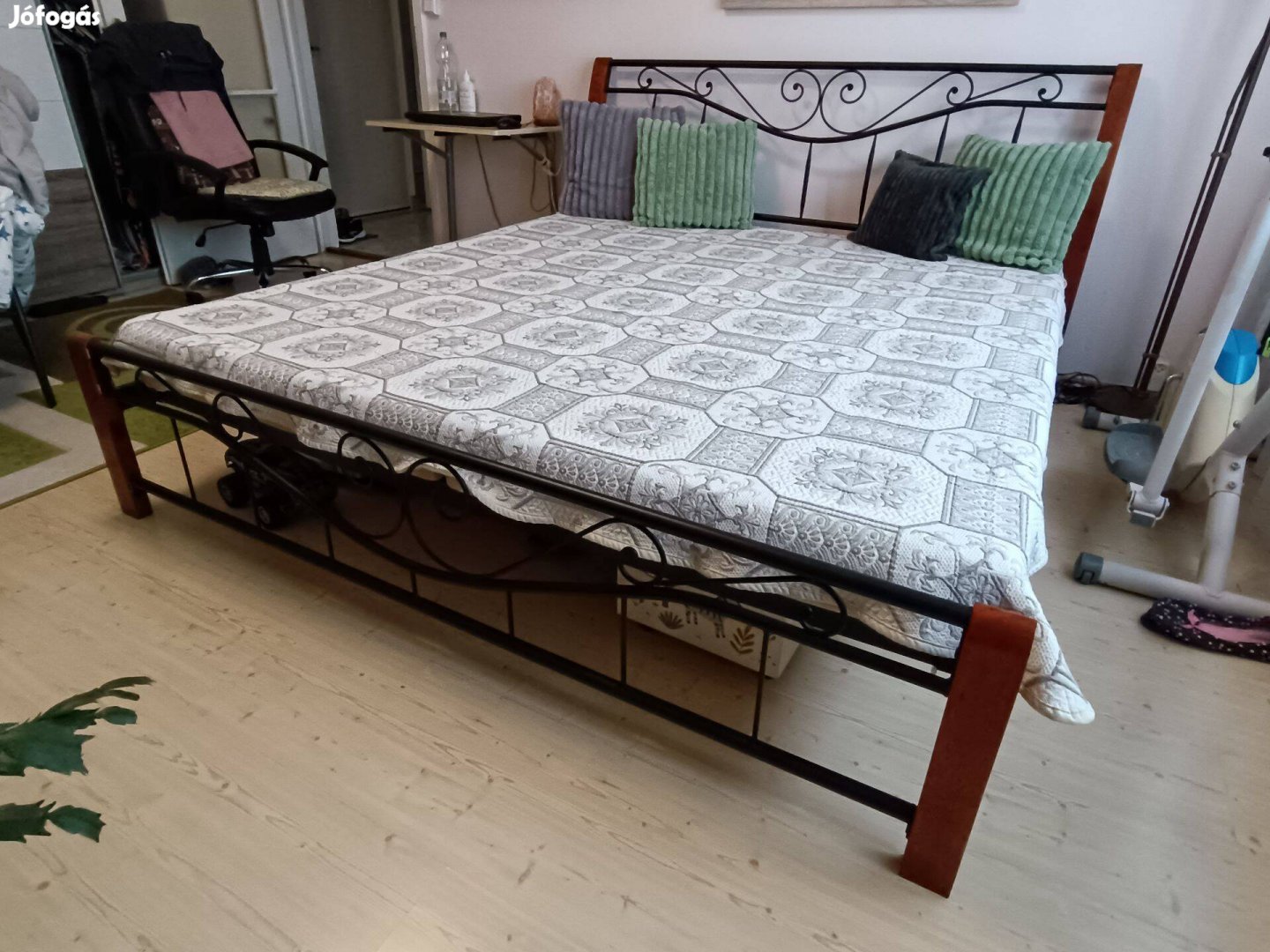 Szép masszív fémfa 180x200 franciaágy vadonatúj 15 cm-es
