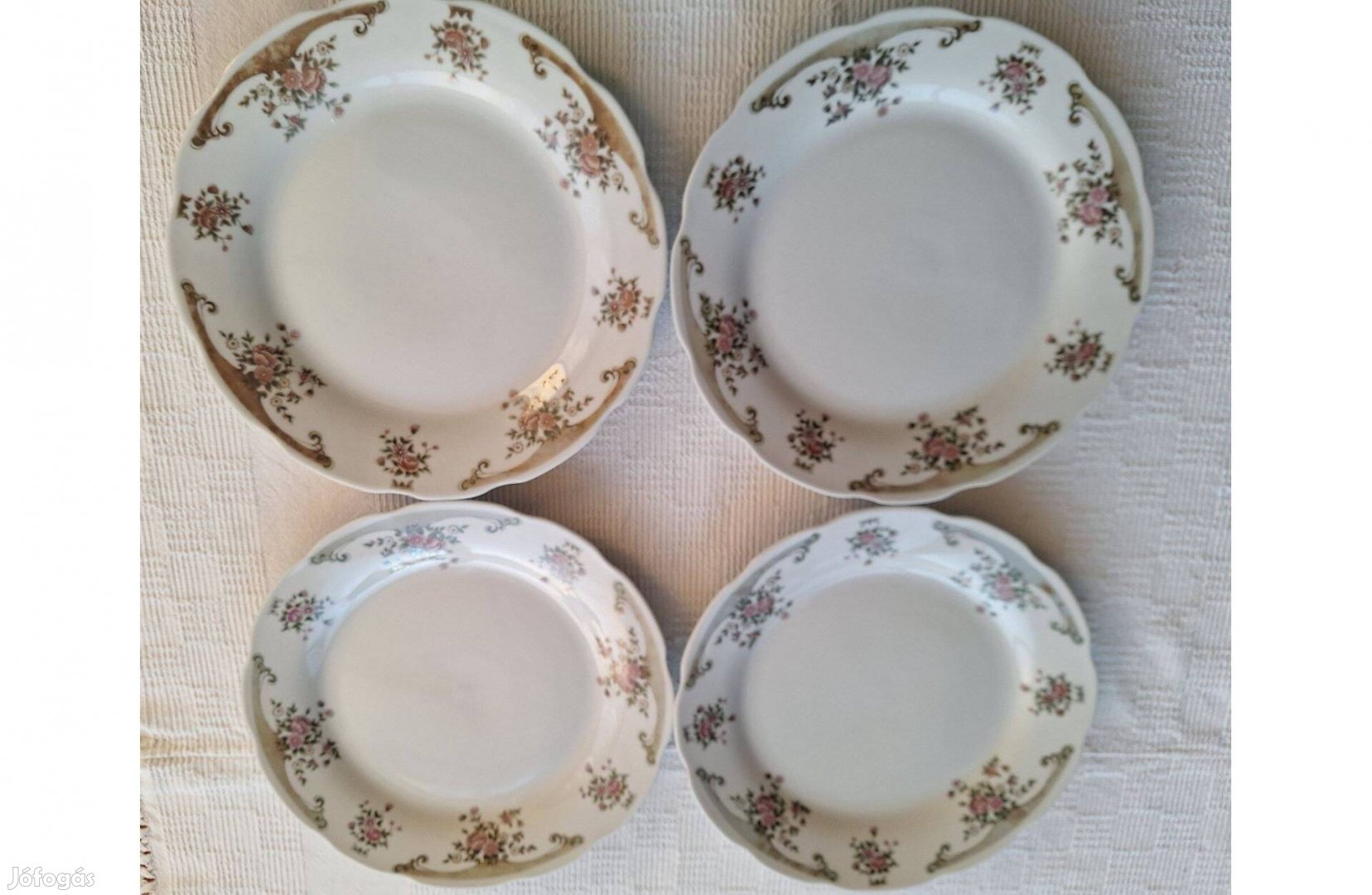 Szép mintás porcelán lapostányér 4 db együtt 2500 Ft