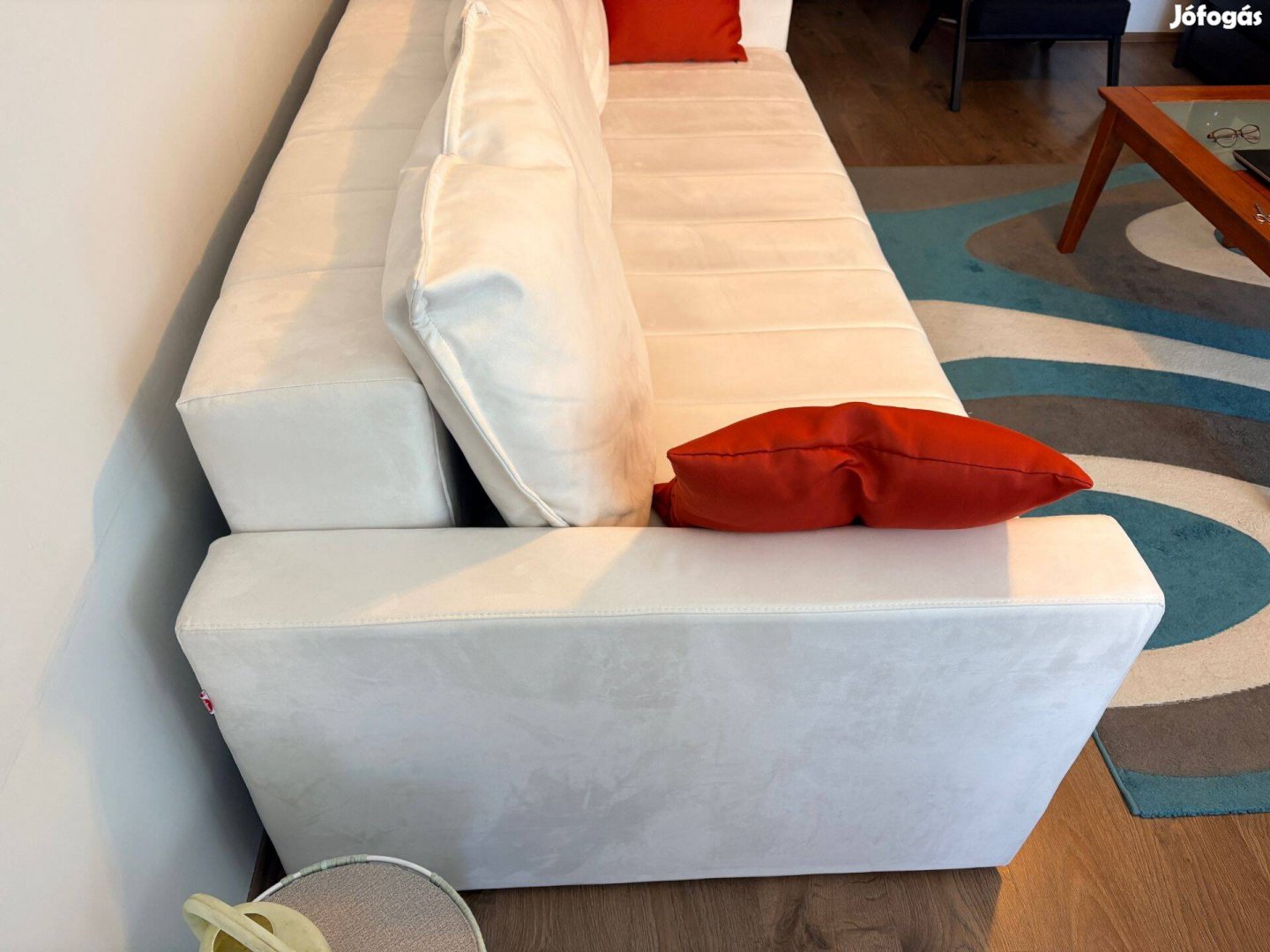 Szép modern kanapé eladó