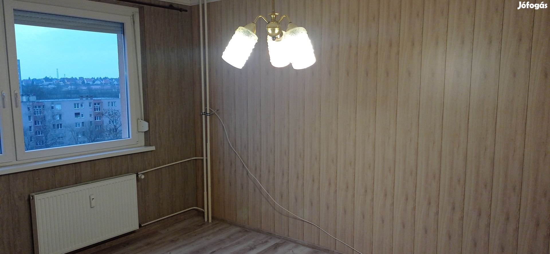 Szépen felújított lakás Oroszlányban eladó