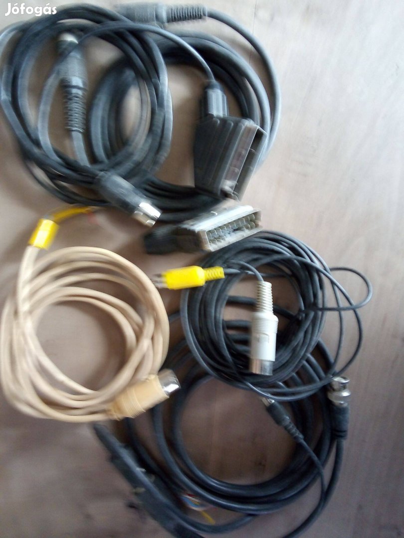 Szerelési eszközök, vezetékek, csatlakozók