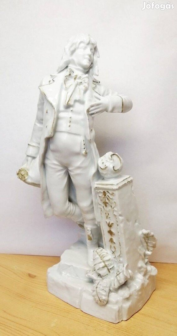 Szerelmes Napóleon. Fehér mázas Fischer Emil porcelán figura szobor