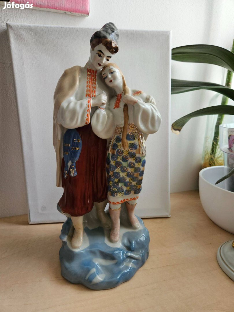 Szerelmes pár porcelán figura, orosz