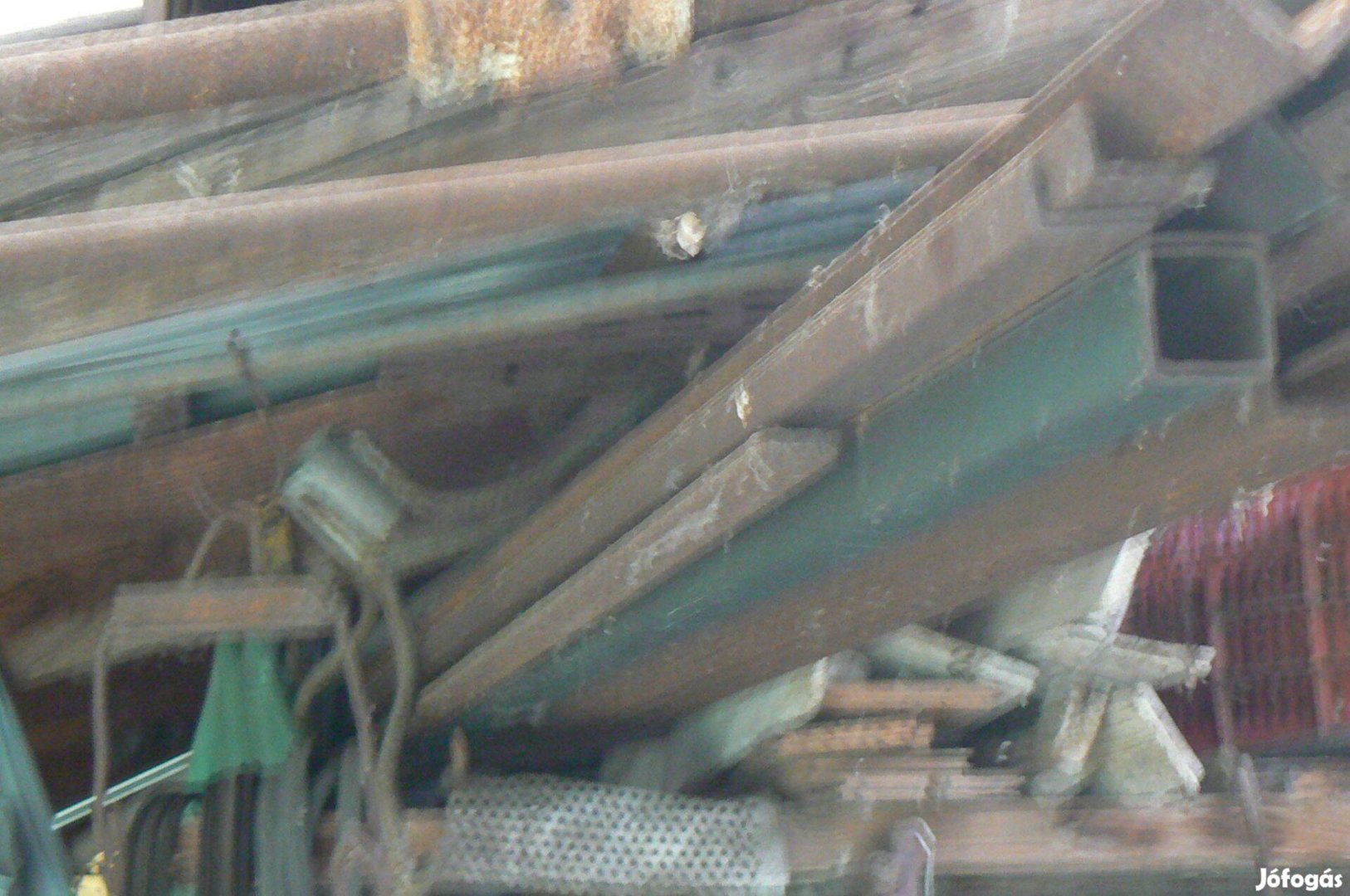 Szerkezeti acélok többféle zártszelvény, idomacél 6 méteres szálakban